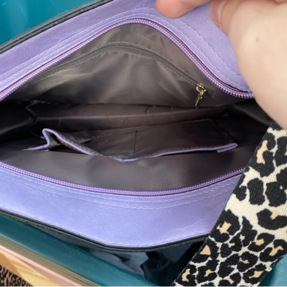 Black Aubrey Cross Body - Picture 2 of 2